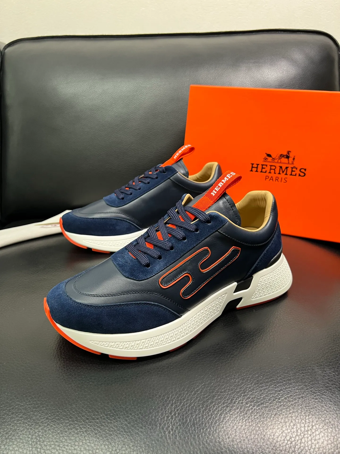 Men's men's shoes 💰840 Hermes top purchasing Hermes counter synchronization, original factory configuration, original cowhide fabric imported from Italy, high-quality splicing technology, fully imported water-dyed cowhide lining, soles: original factory special soles are super comfortable, original factory and single goods are high quality, welcome to compare and synchronize with counters, code number 39-44 (customized 38 45) 85863
